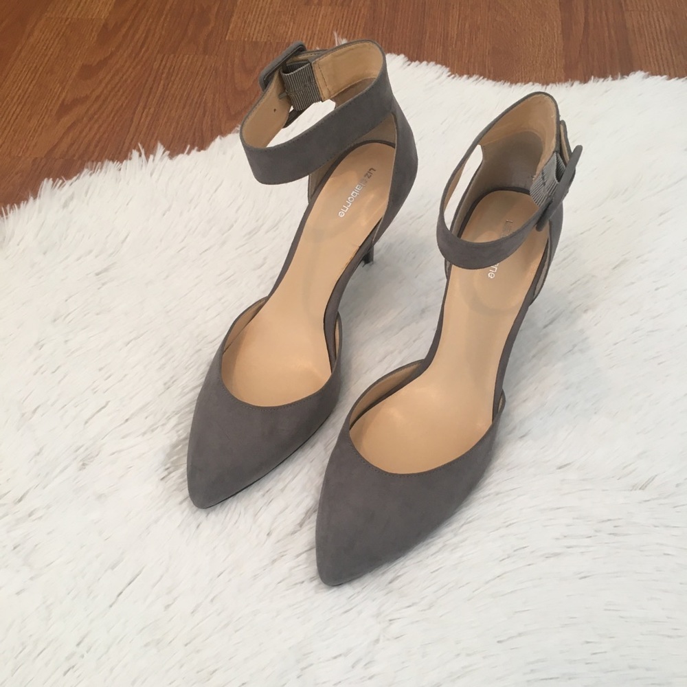 Liz Claiborne Heels Closed Toe Buckle Faux Suede